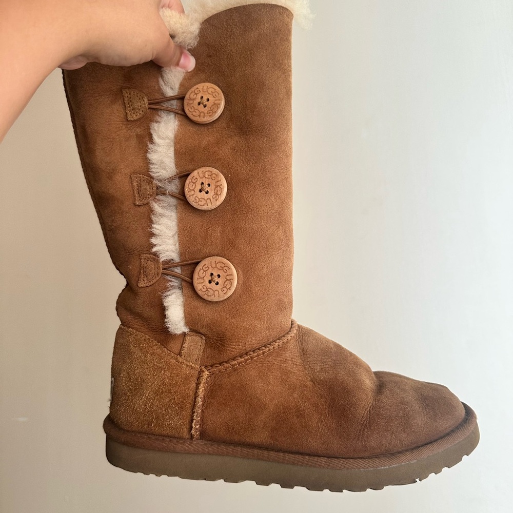 UGG Tan Boots with Button and Fur Trim - Picture 2 of 9